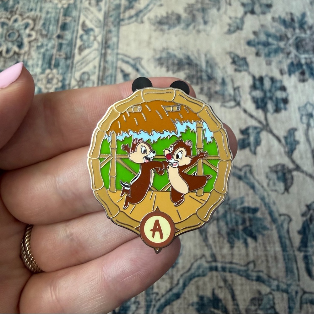 Disney Adventureland Mystery Box Pin - Chip & Dale in the Swiss Family Treehouse